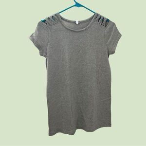 🟢POOF: Junior girl size M, army green short sleeve top w/criss-cross shoulders